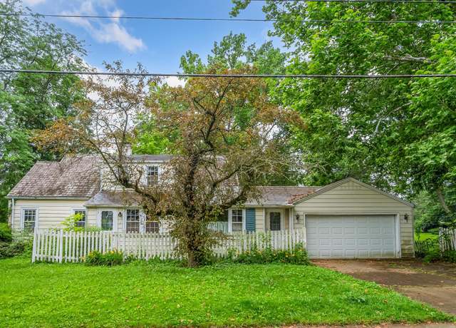 Property at 377 N Washington St, Delaware, OH 43015, 3 beds, 2 baths