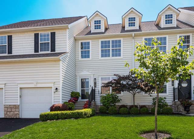 Property at 9185 Walker Park Dr, Columbus, OH 43240, 2 beds, 3 baths