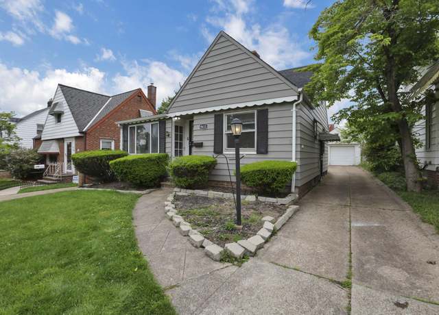 Property at 9611 Mccracken Rd, Garfield Heights, OH 44125, 3 beds, 2 baths