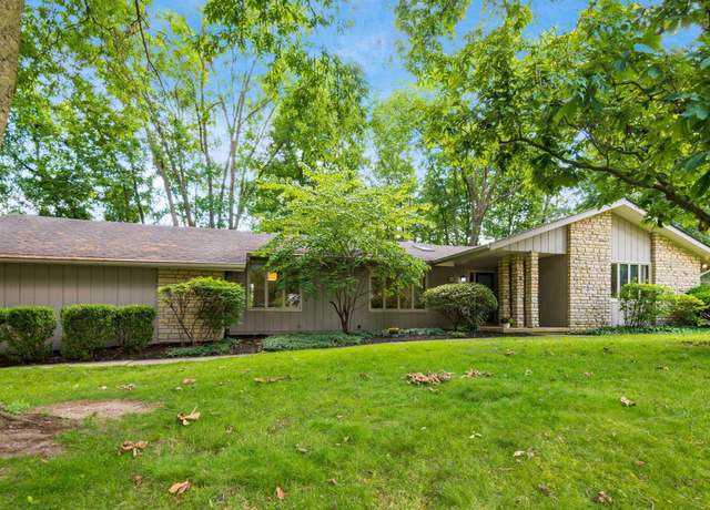 Property at 1425 Park Ridge Dr, Columbus, OH 43235, 4 beds, 3 baths