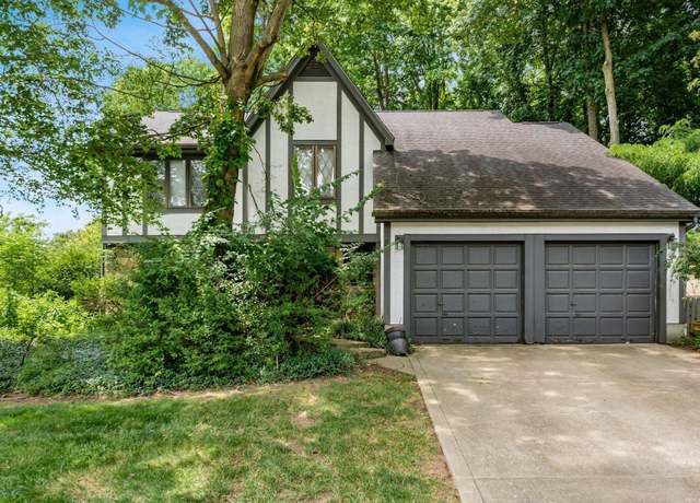 Photo of 205 Woodedge Cir E, Powell, OH 43065