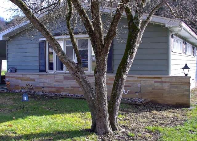 Property at 100 Saint Charles St, Nelsonville, OH 45764, 2 beds, 1 bath