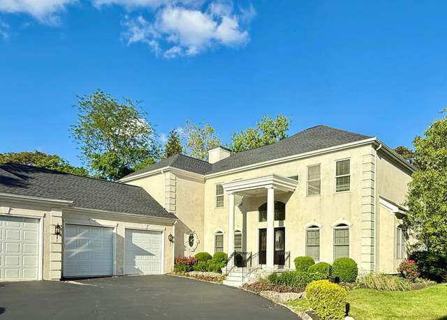 Property at 1940 Scioto Pointe Dr, Columbus, OH 43221, 5 beds, 4.5 baths