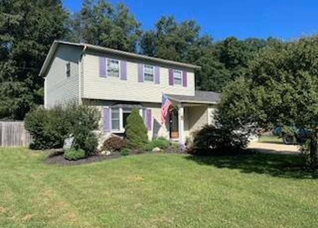 Property at 755 Sunset Dr, Newark, OH 43055, 3 beds, 1.5 baths