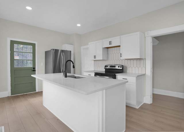 Property at 33 N Hartford Ave, Columbus, OH 43222, 3 beds, 1.5 baths