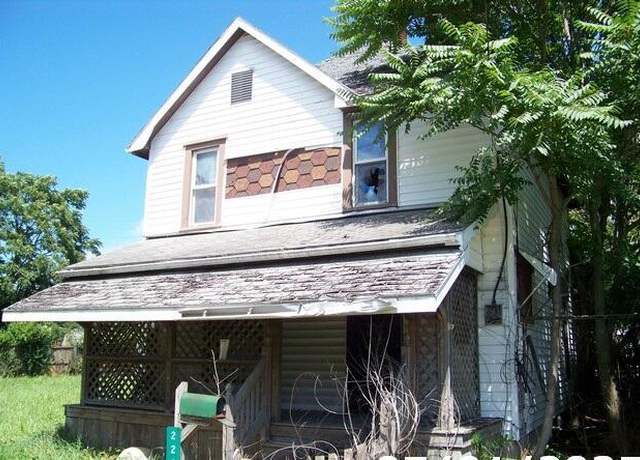 Property at 228 Senate St, Marion, OH 43302, 3 beds, 1 bath