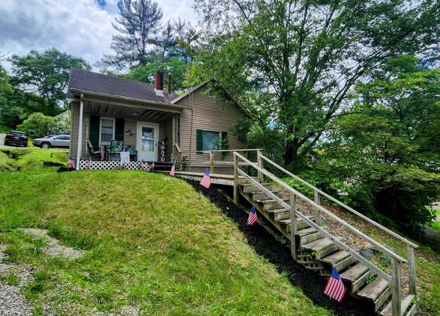 Property at 750 S 9th St, Cambridge, OH 43725, 2 beds, 1 bath