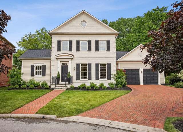 Property at 18 Pickett Pl, New Albany, OH 43054, 4 beds, 4.5 baths