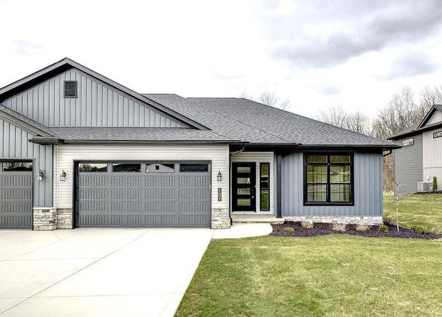 Property at 107 Roanoke St, Mount Vernon, OH 43050, 2 beds, 2 baths