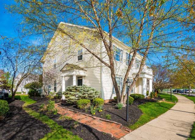 Property at 8218 Griswold Dr, New Albany, OH 43054, 3 beds, 2.5 baths