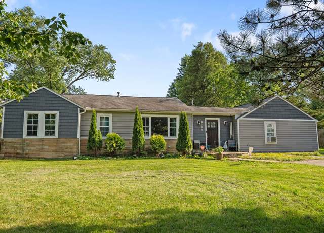 Property at 2305 Hyde Rd, Grove City, OH 43123, 4 beds, 2 baths