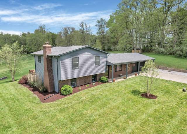 Property at 699 Cedar Run Rd NE, Newark, OH 43055, 4 beds, 2 baths