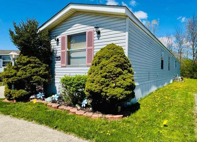 Property at 300 Petersburg Rd, Columbus, OH 43207, 3 beds, 2 baths