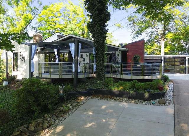 Property at 324 Mt Parnassus Dr, Granville, OH 43023, 4 beds, 3 baths