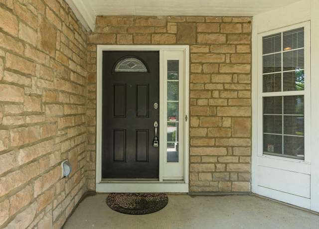 Photo of 6923 Bishops Crossing Cir, Dublin, OH 43016