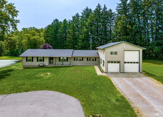 Property at 1570 Nob Hill Rd, Zanesville, OH 43701, 3 beds, 3 baths
