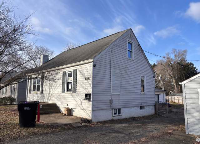 Property at 139 N 26th St, Newark, OH 43055, 2 beds, 1 bath