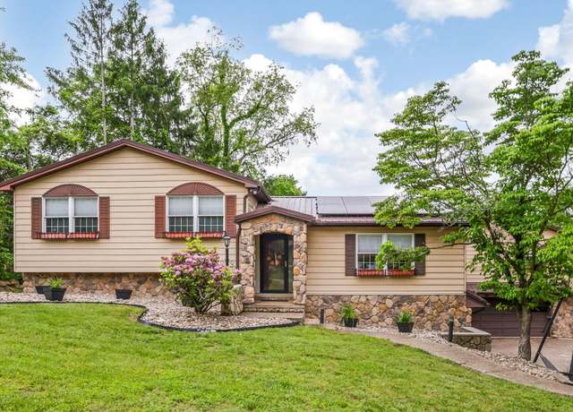 Property at 2015 Dunzweiler Dr, Zanesville, OH 43701, 4 beds, 3.5 baths