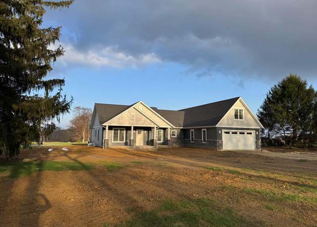 Property at 1396 Greenbrier Dr, Mount Vernon, OH 43050, 3 beds, 2.5 baths