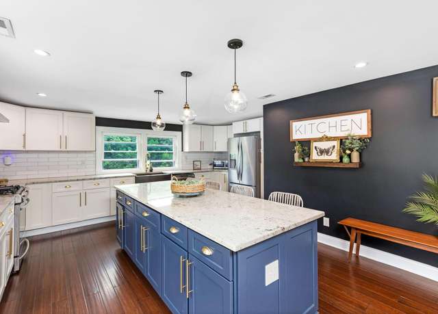 Property at 1082 James Rd, Granville, OH 43023, 3 beds, 2.5 baths