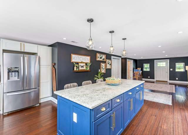 Property at 1082 James Rd, Granville, OH 43023, 3 beds, 2.5 baths