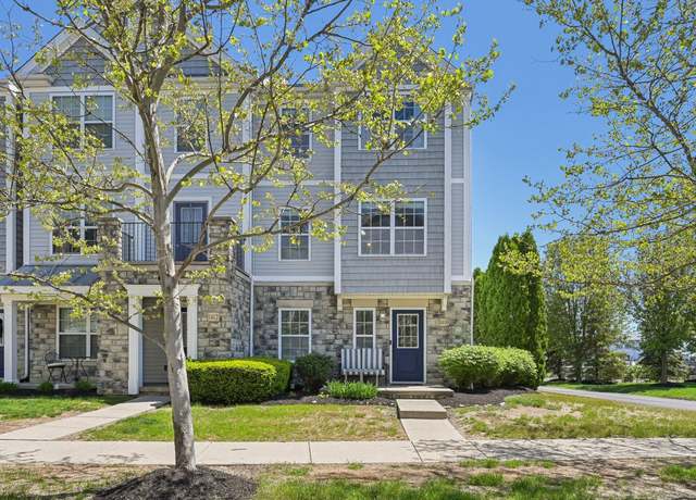 Property at 1410 Bloomington Blvd, Columbus, OH 43228, 3 beds, 2.5 baths