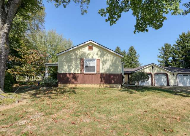 Property at 190 Airport Rd, Zanesville, OH 43701, 3 beds, 2 baths