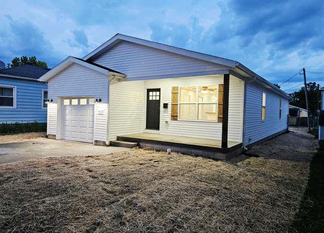 Property at 403 E Elm St, Washington Court House, OH 43160, 3 beds, 2 baths
