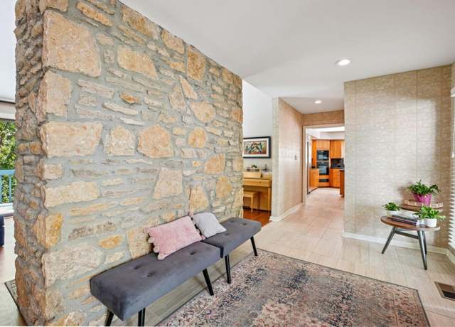 Property at 4410 Shire Creek Ct, Hilliard, OH 43026, 3 beds, 4.5 baths