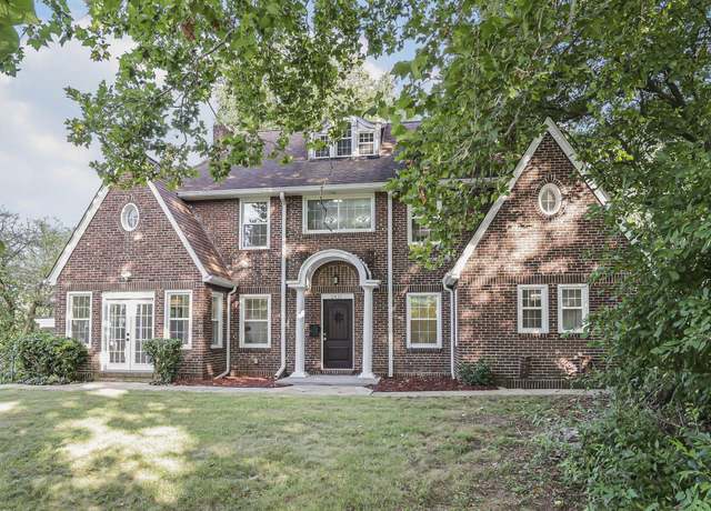 Property at 2421 Airport Dr, Columbus, OH 43219, 4 beds, 3.5 baths