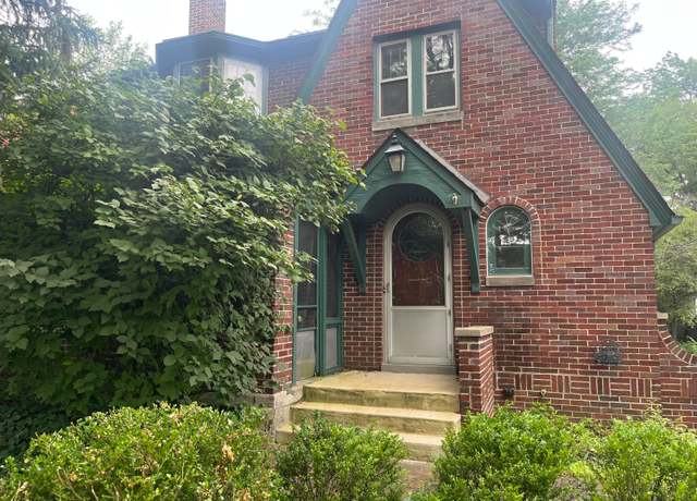 Property at 979 S Cassingham Rd, Columbus, OH 43209, 4 beds, 3.5 baths