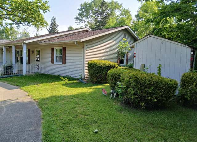 Property at 1403 Dorchester Dr, Madison, OH 44057, 3 beds, 1.5 baths
