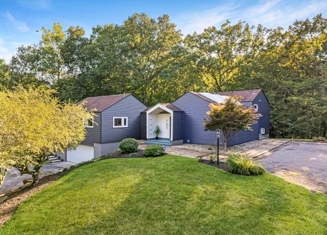 Property at 785 Old Woods Rd, Columbus, OH 43235, 4 beds, 2.5 baths