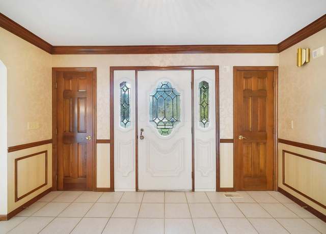 Photo of 8970 Locherbie Ct, Dublin, OH 43017