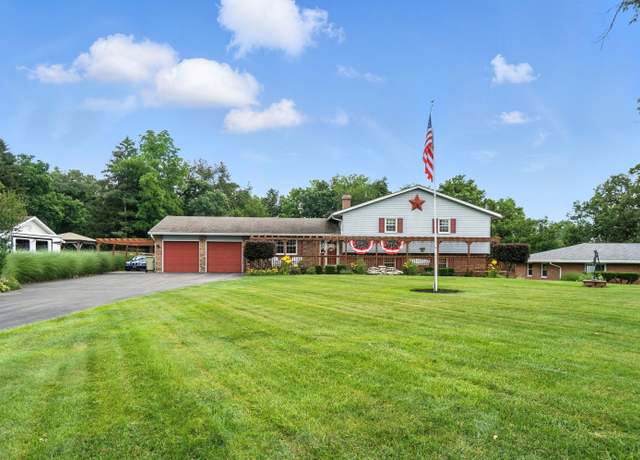 Property at 500 Bowman Rd, Springfield, OH 45505, 5 beds, 3 baths