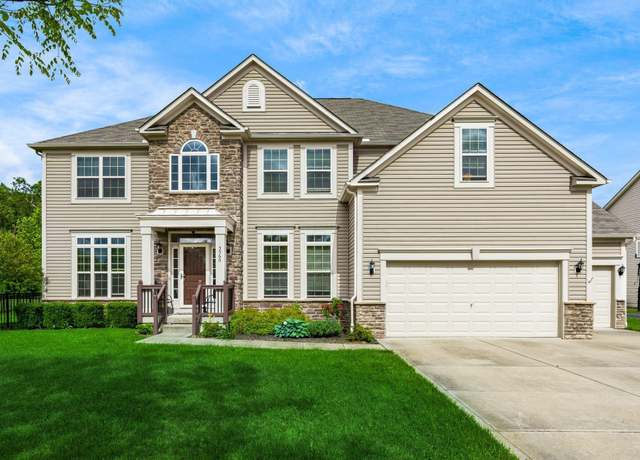 Property at 5560 Blue Star Dr, Grove City, OH 43123, 6 beds, 4.5 baths