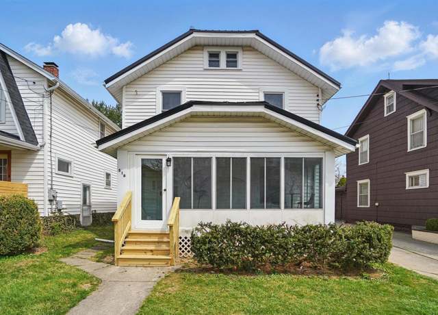 Property at 516 Forest St, Marion, OH 43302, 3 beds, 1.5 baths