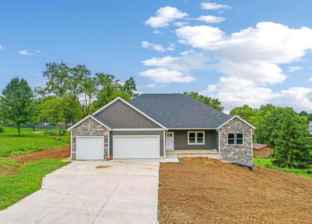 Property at 301 River Oaks Dr, Heath, OH 43056, 4 beds, 3 baths