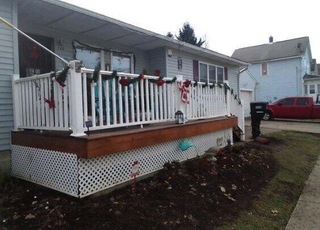 Property at 320 Lucas St, Barberton, OH 44203, 2 beds, 2 baths
