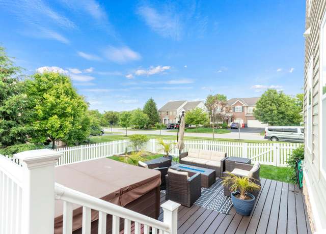 Property at 1356 Scotsman Dr, Grove City, OH 43123, 7 beds, 4.5 baths