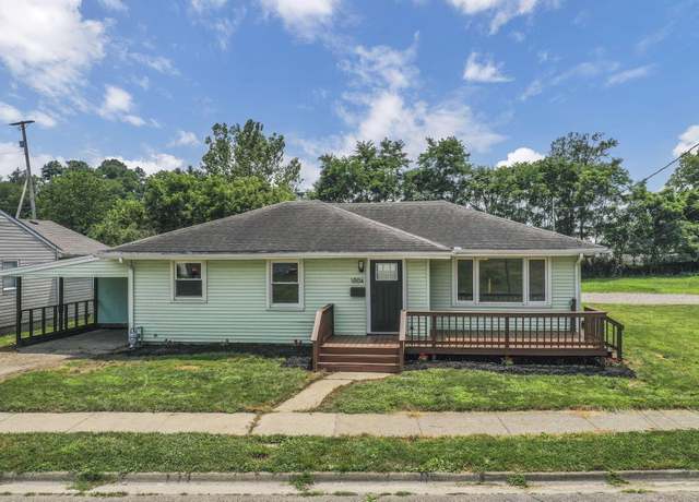 Property at 1004 E Locust St, Lancaster, OH 43130, 4 beds, 1 bath