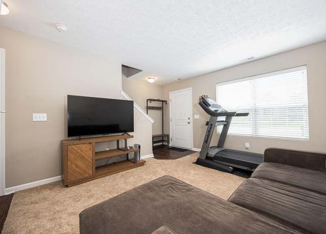 Photo of 5738 Hayden Run Blvd, Dublin, OH 43016