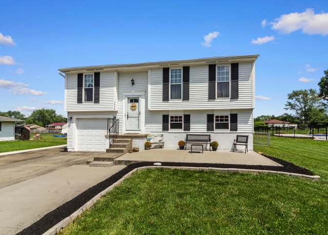 Property at 2432 Mc Comb Rd, Grove City, OH 43123, 3 beds, 2 baths
