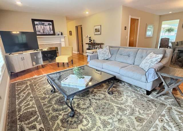 Property at 5974 Timberbrook Ln, Columbus, OH 43228, 3 beds, 2 baths