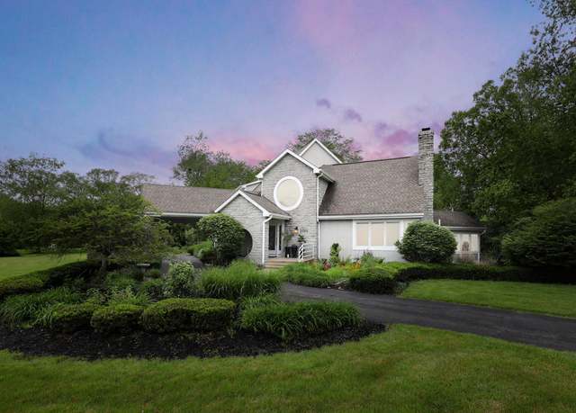 Property at 2323 Colts Neck Rd, Blacklick, OH 43004, 4 beds, 4.5 baths