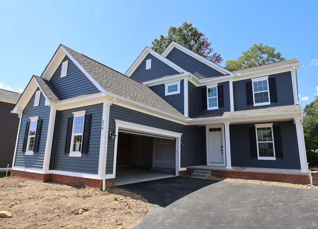 Property at 214 Isleta Dr, Pataskala, OH 43062, 3 beds, 2.5 baths