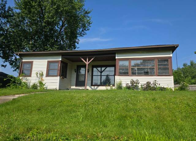 Property at 525 Ash St, Marysville, OH 43040, 3 beds, 1 bath