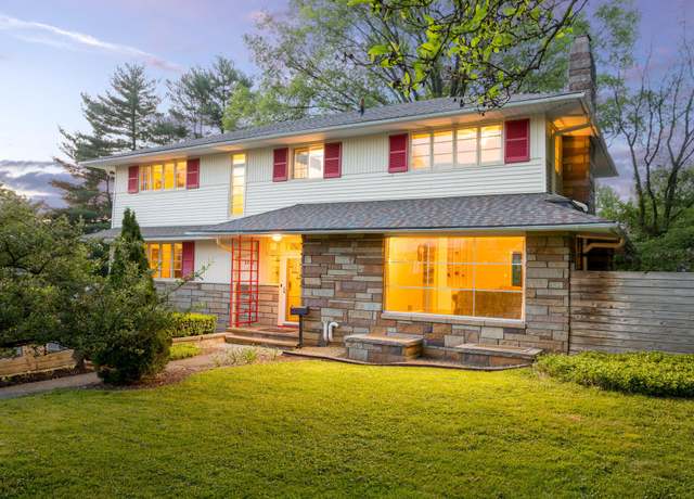 Property at 1117 E Vine St, Mount Vernon, OH 43050, 5 beds, 4 baths