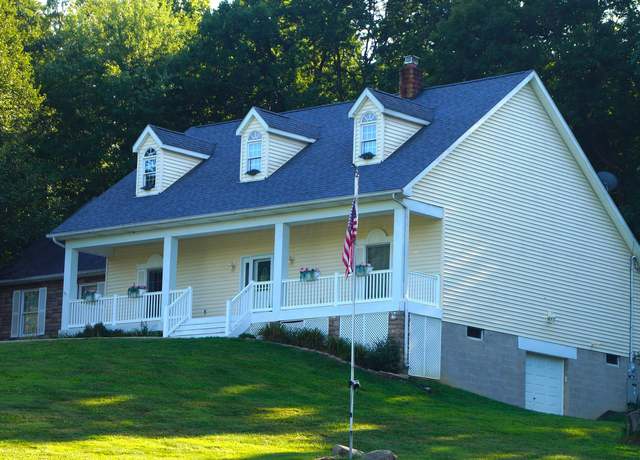 Property at 2474 Sleepy Hollow Rd SE, Heath, OH 43056, 3 beds, 2.5 baths