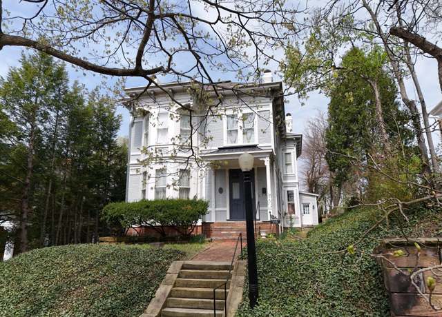 Property at 115 E Wheeling St, Lancaster, OH 43130, 4 beds, 3.5 baths